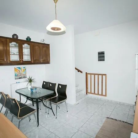 Evaggelatos بيت للعطل *